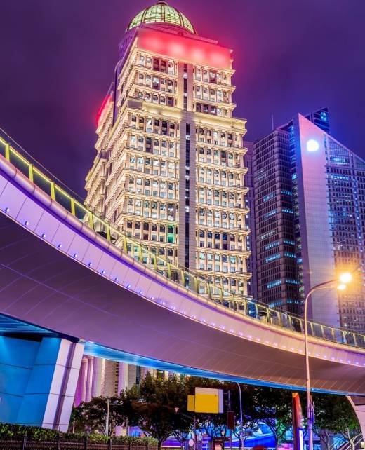 landmarks-view-chinese-building-reflect (1)
